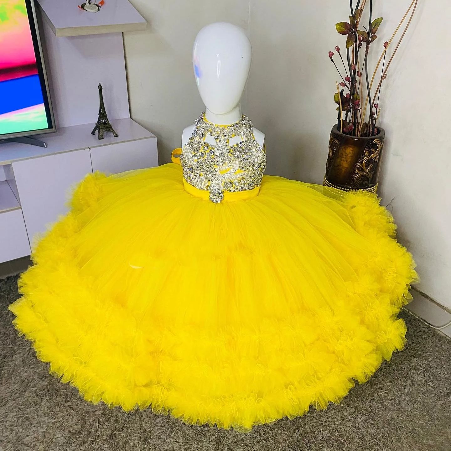 Magnifique robe à fleurs jaune - Baby Clothing Embroidery avis et prix